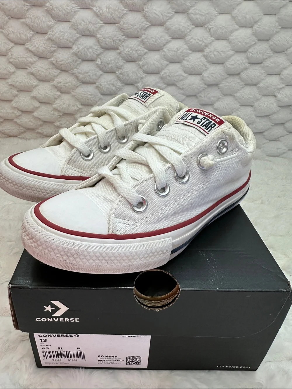 Converse Low Top Sneakers (Slip On) Size 13